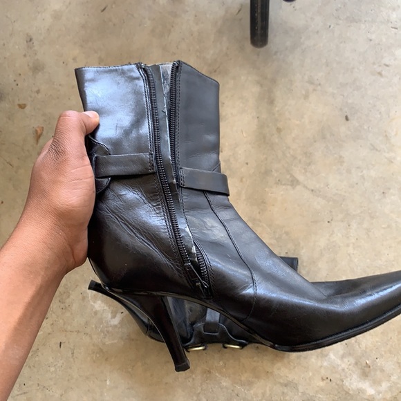 Boots - Picture 3 of 5